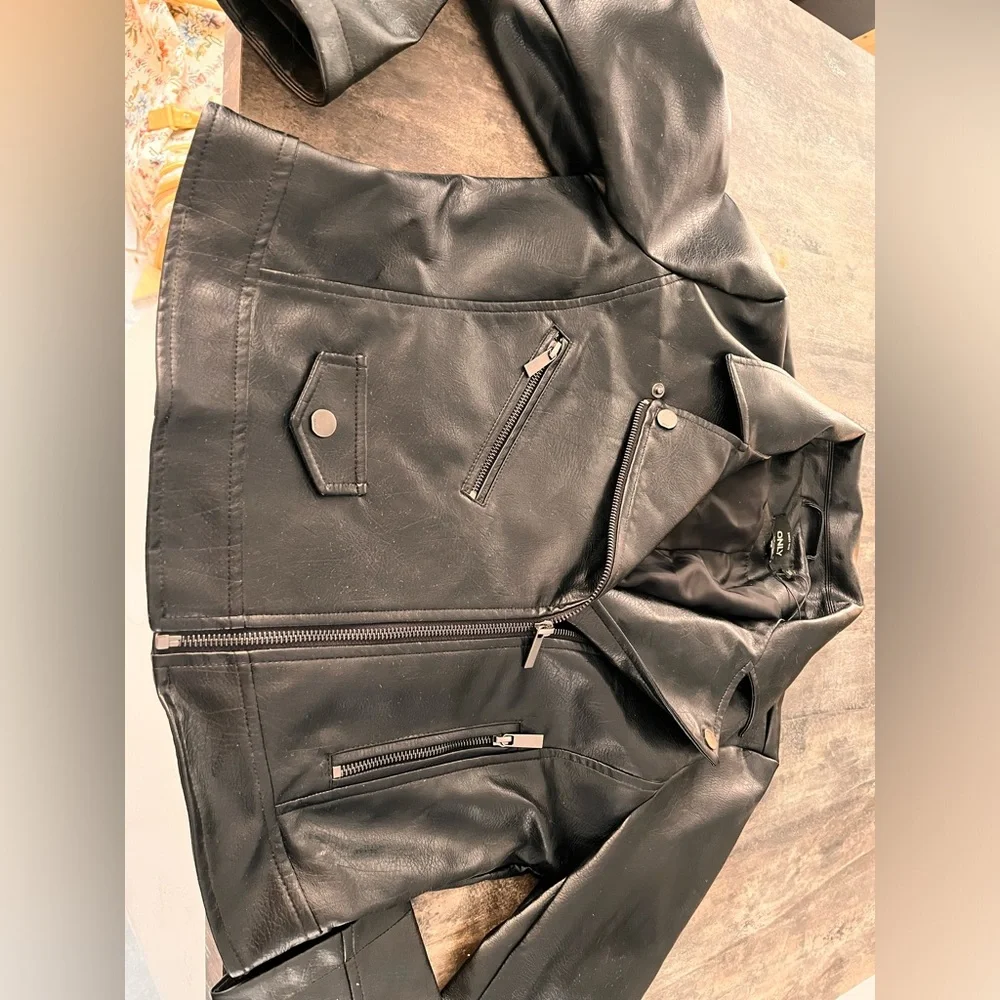 Moto jacket - Picture 1 of 3